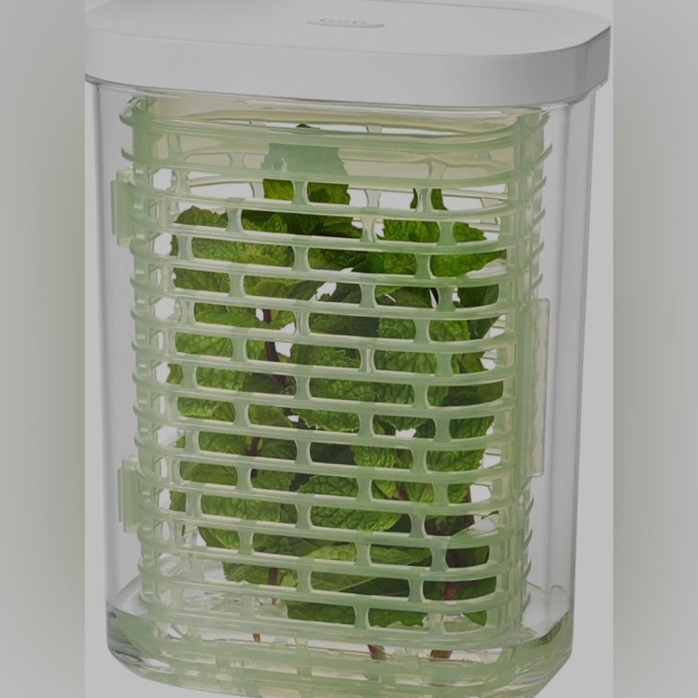 OXO - Good Grips Greensaver Herb Keeper (White, Small)